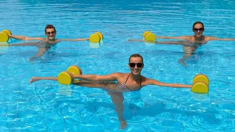 упражнения в воде