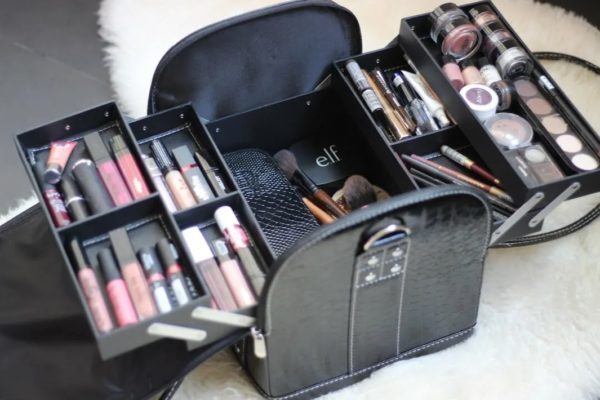 Косметичка визажиста
